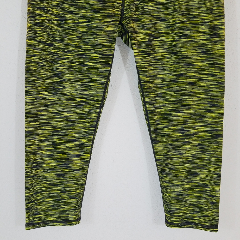 Fabletics Salar Printed Powerhold Capri Legging L - image 6